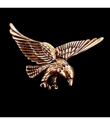 Aguila. Colgante de bronce
