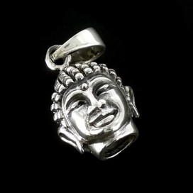 Buda. Colgante de plata